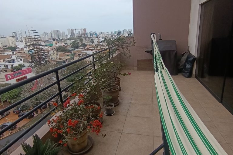 Terraza privada con vista del dúplex en venta en Pueblo Libre