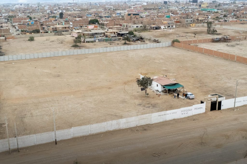 Terreno industrial cercado en Chilca, vista aérea