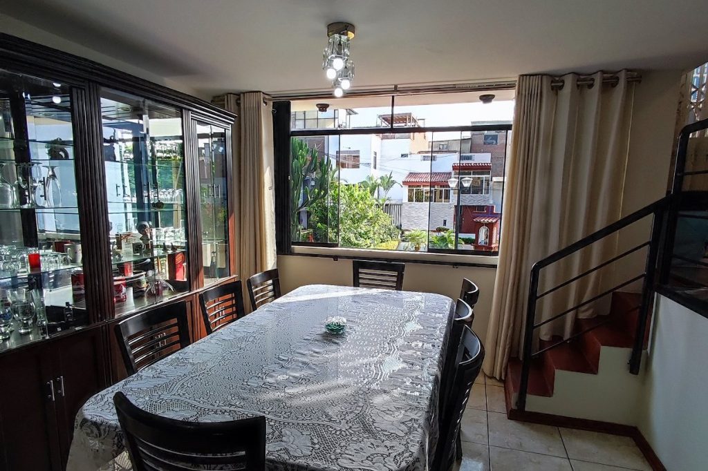 Comedor de la casa vendida en Los Próceres, Surco