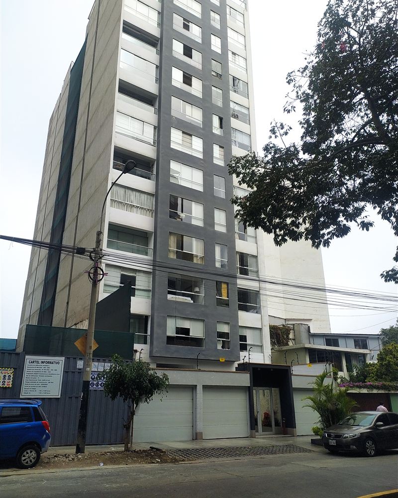 Edificio Bernales, Surquillo, 2010